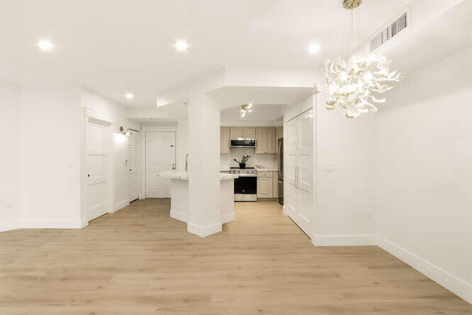 COURTYARDS IN CITYPLACE CONDO - Residential