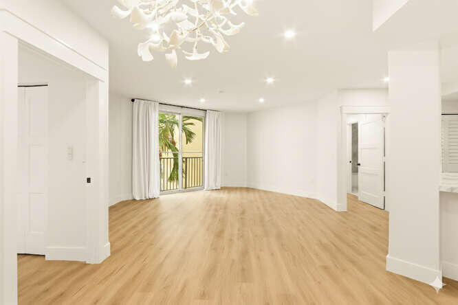 COURTYARDS IN CITYPLACE CONDO - Residential