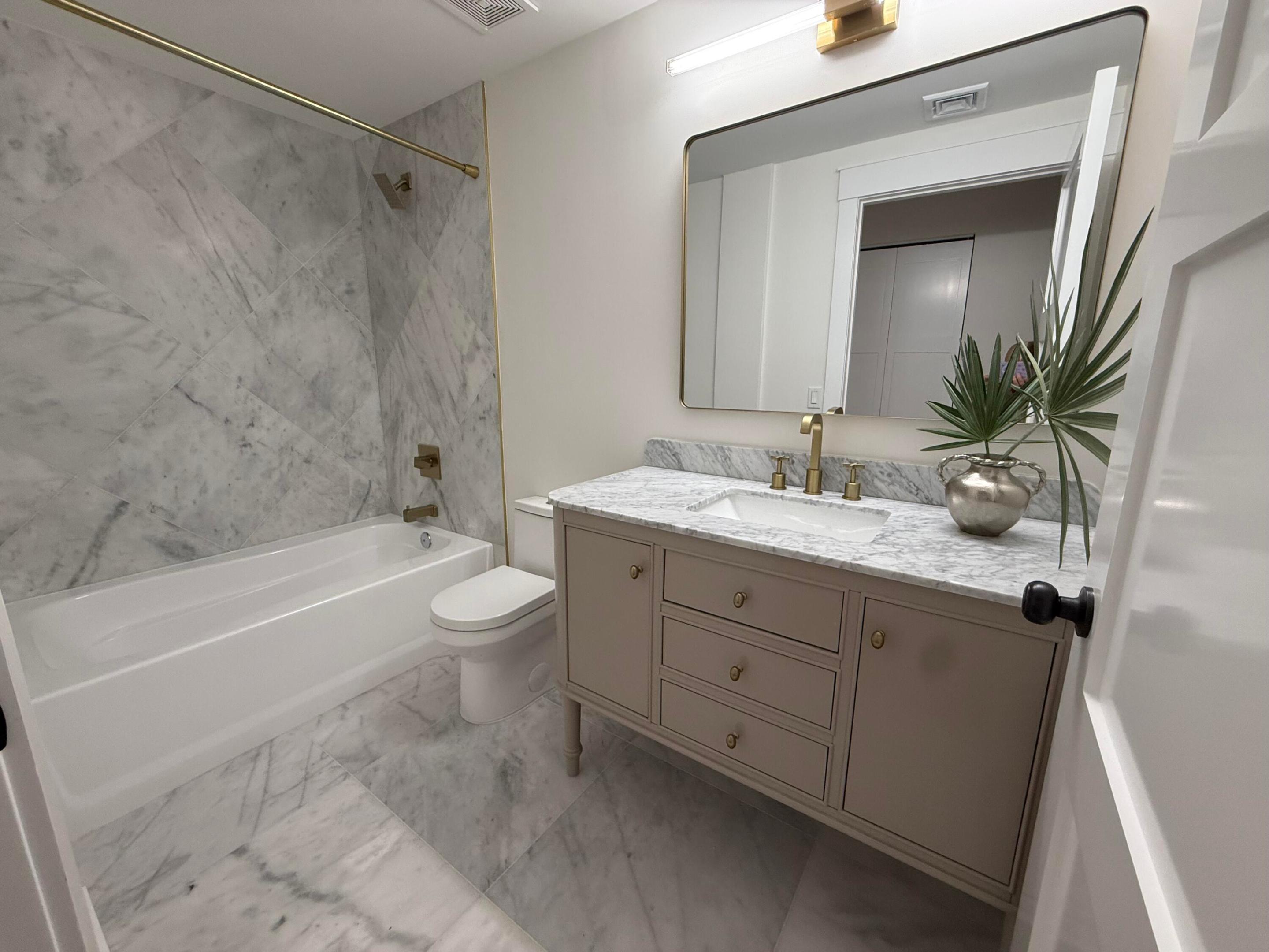 COURTYARDS IN CITYPLACE CONDO - Residential