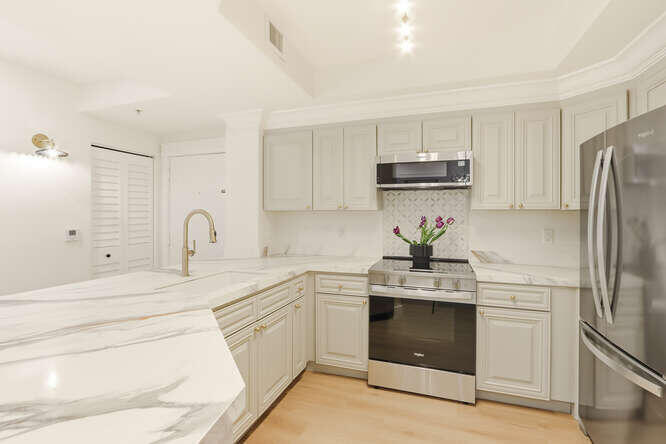 COURTYARDS IN CITYPLACE CONDO - Residential