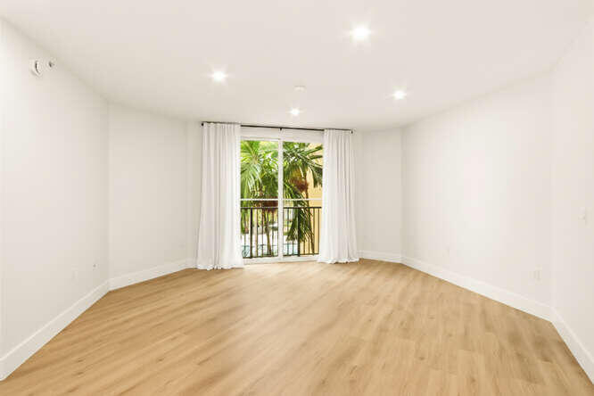 COURTYARDS IN CITYPLACE CONDO - Residential