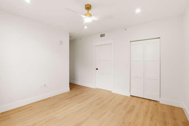 COURTYARDS IN CITYPLACE CONDO - Residential