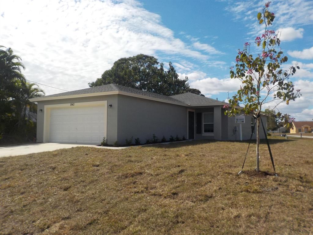 Photo of 1942 SE Fairfield Street, Port Saint Lucie, FL 34983 (MLS # R10774997)