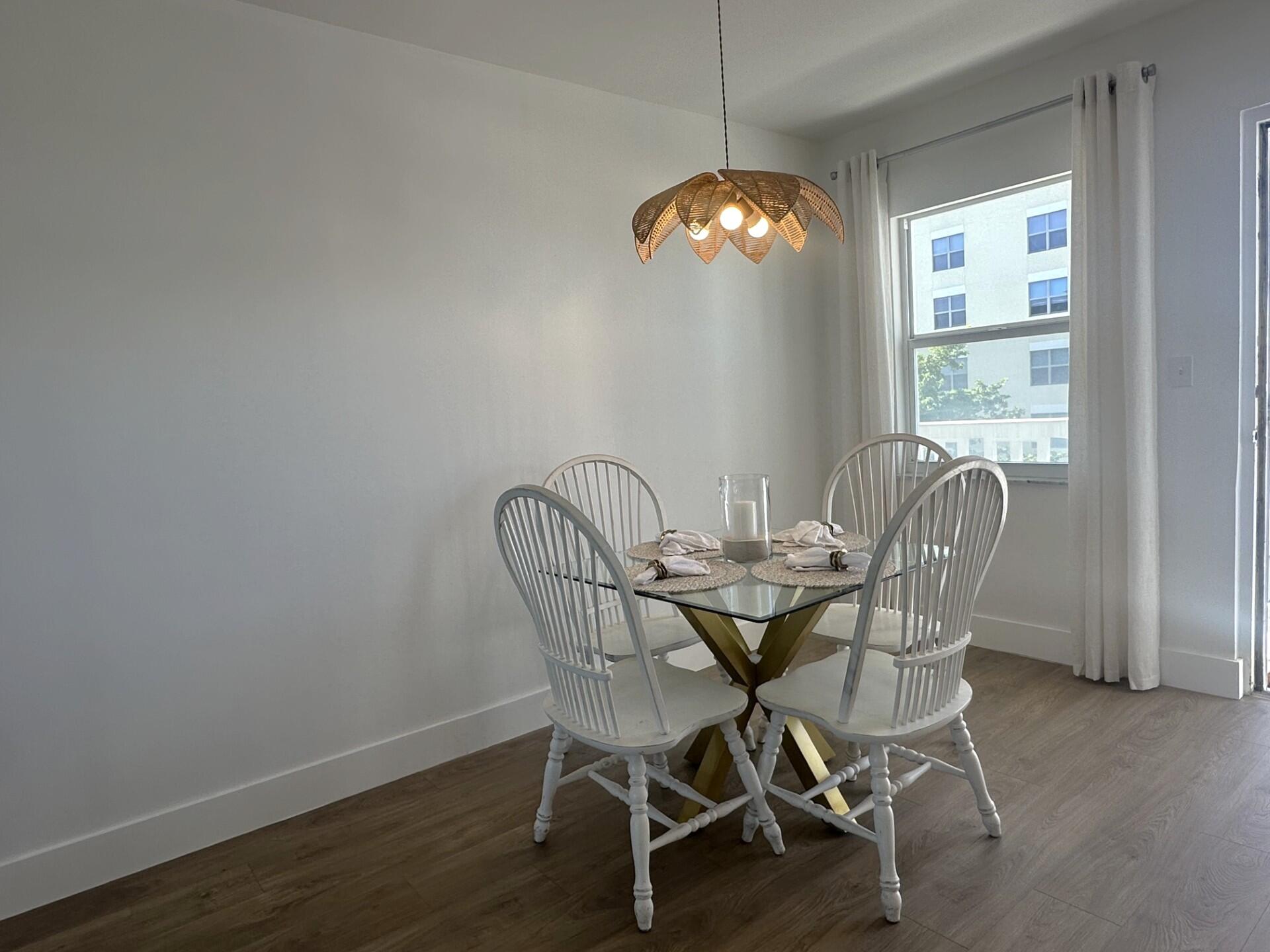 2555 NE 11th Street 804