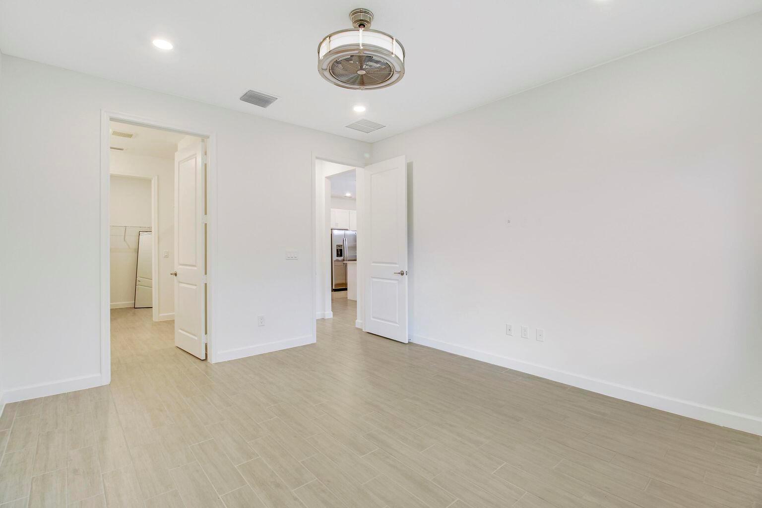 AVALON TRAILS AT VILLAGES - Residential Lease