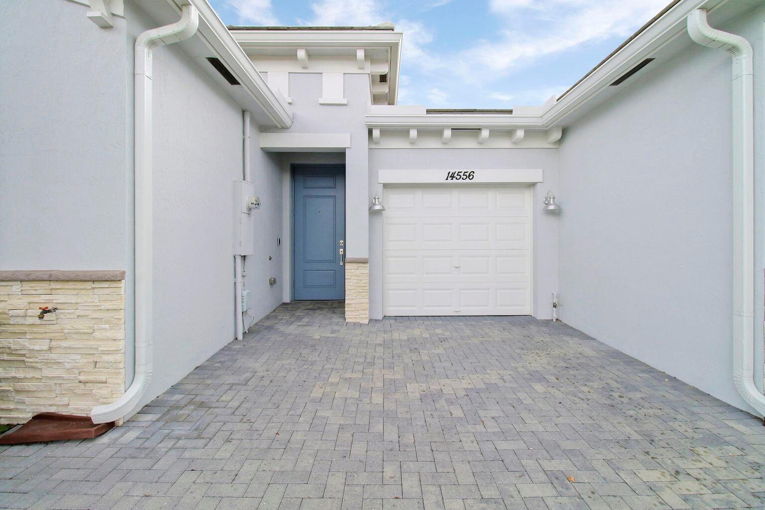 AVALON TRAILS AT VILLAGES - Residential Lease