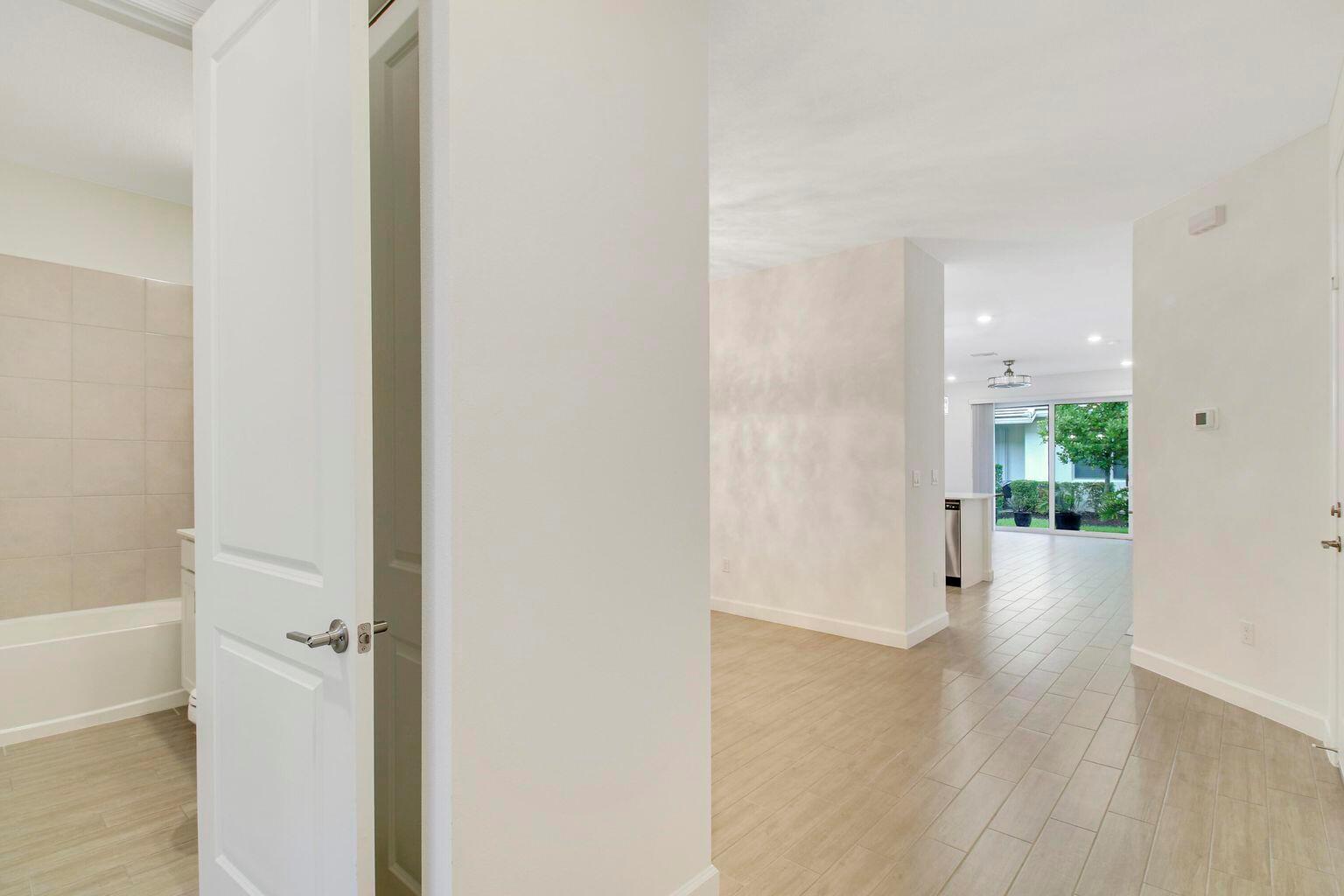 AVALON TRAILS AT VILLAGES - Residential Lease