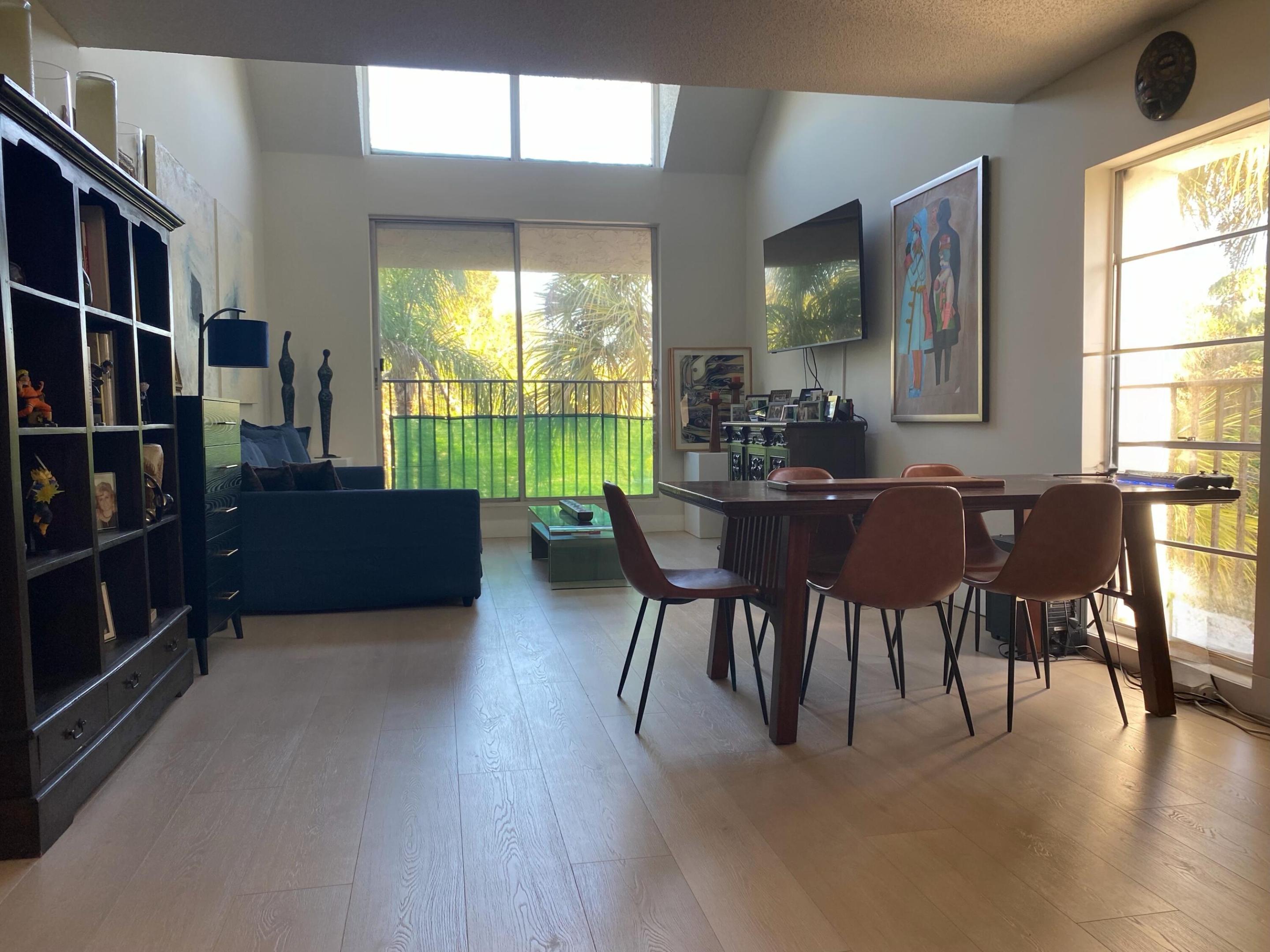 6886 N Kendall Drive D303, Pinecrest FL 33156