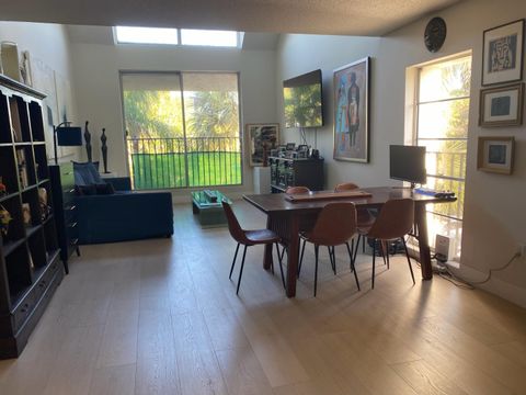 6886 N Kendall Pinecrest FL 33156