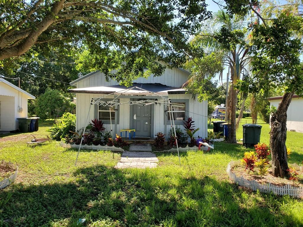 Photo of 1609 N 14th Street, Fort Pierce, FL 34950 (MLS # R10740360)