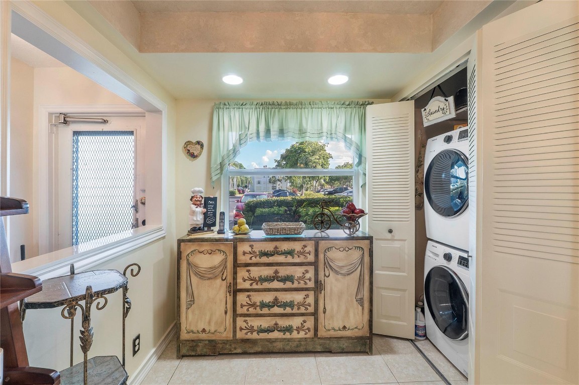 Palm Springs 2 - Residential Lease