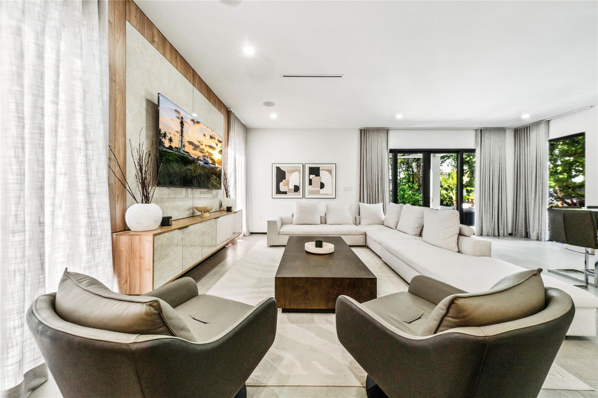 Las Olas By The Sea Ext 7 - Residential Lease