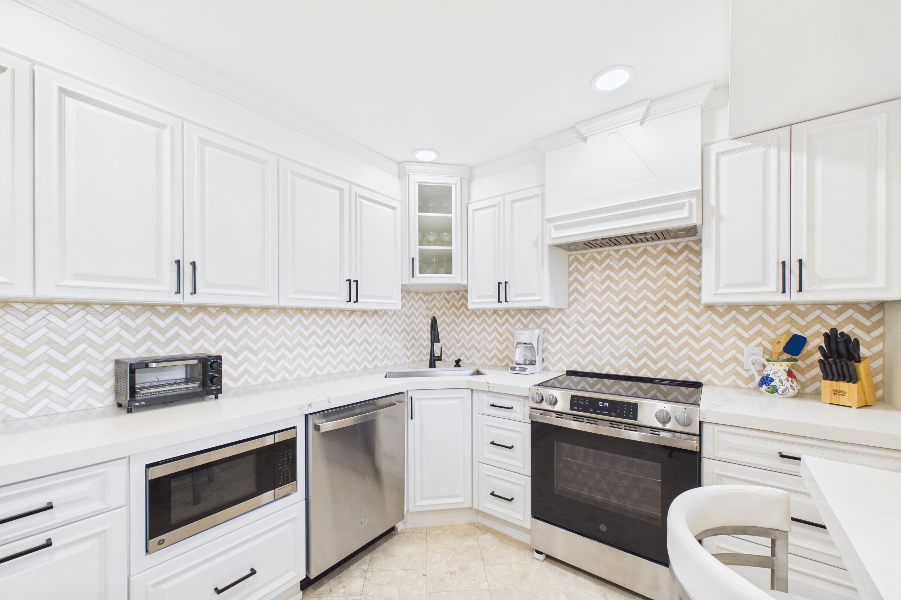 400 OCEAN TRAIL Way 1208