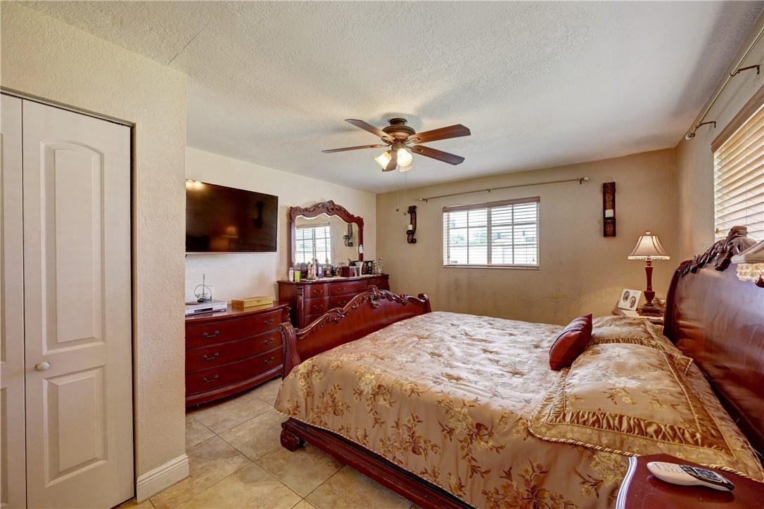 Pasadena Lakes West 69-37 - Residential