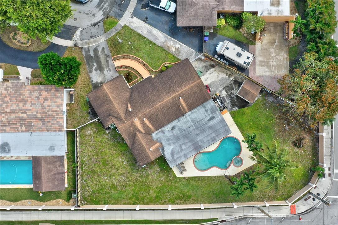 Pasadena Lakes West 69-37 - Residential