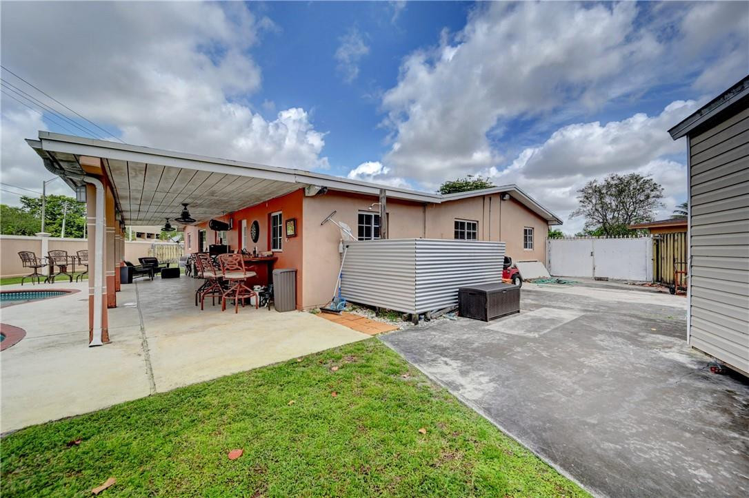 Pasadena Lakes West 69-37 - Residential