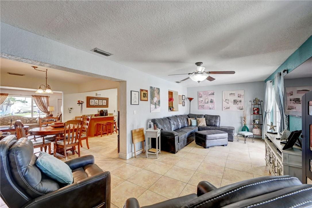 Pasadena Lakes West 69-37 - Residential