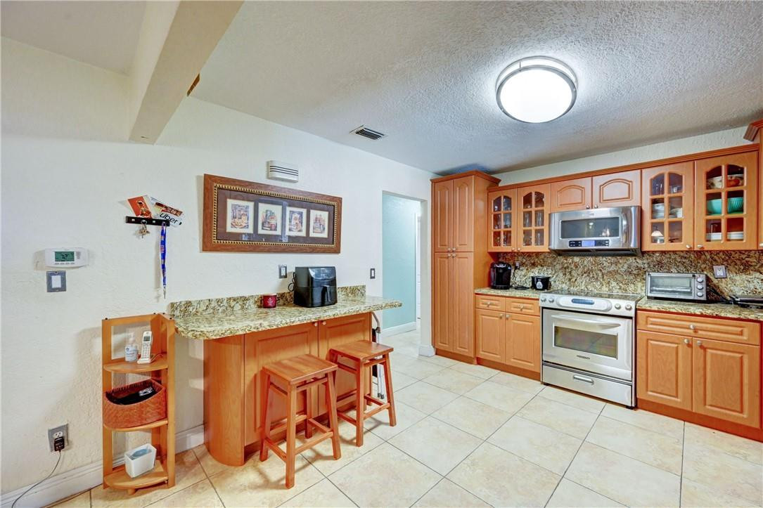 Pasadena Lakes West 69-37 - Residential