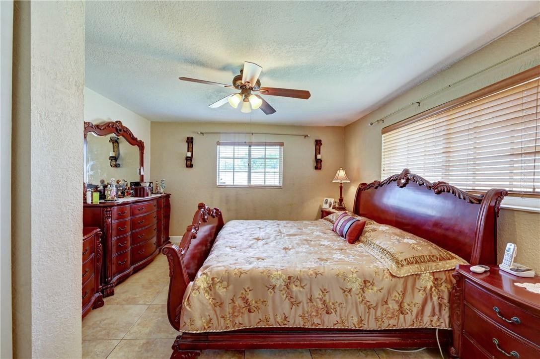 Pasadena Lakes West 69-37 - Residential