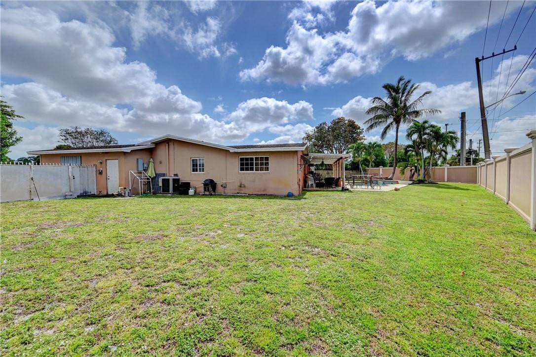 Pasadena Lakes West 69-37 - Residential