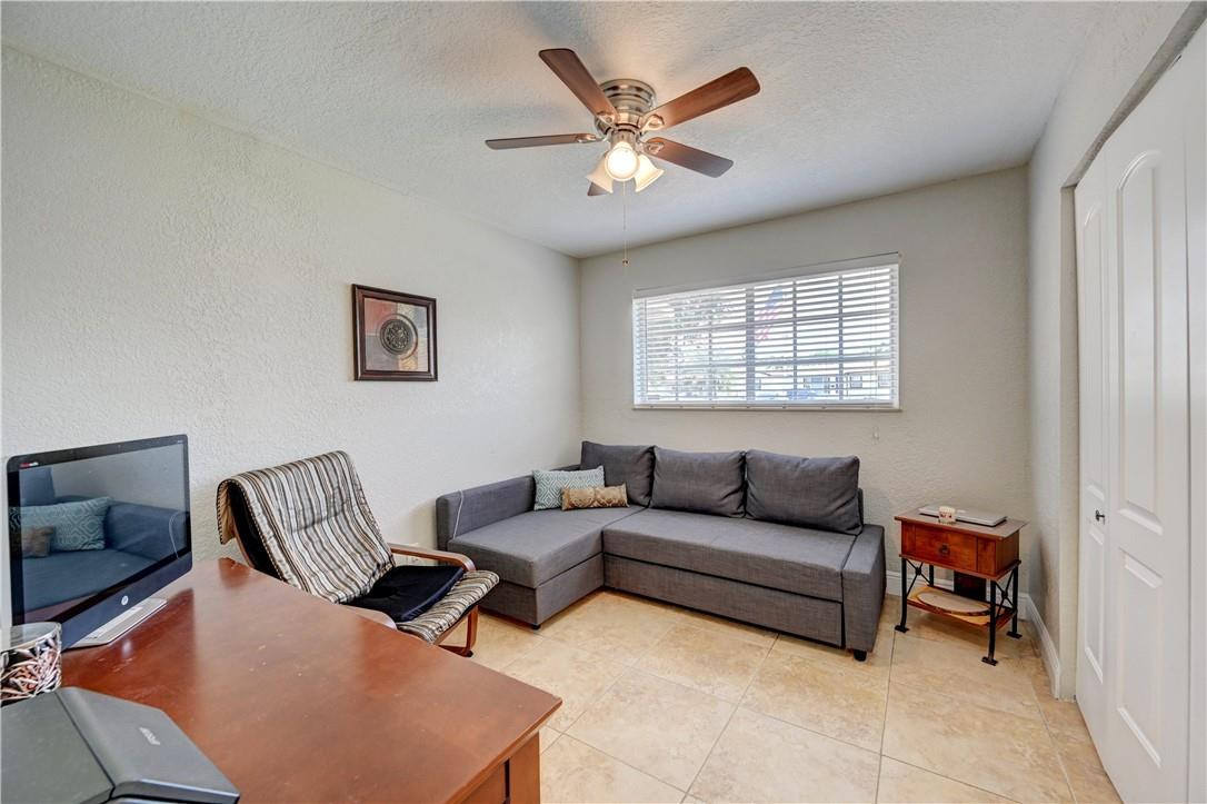 Pasadena Lakes West 69-37 - Residential