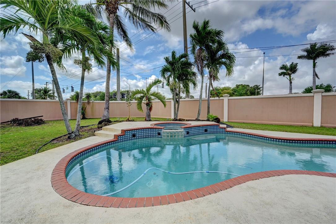 Pasadena Lakes West 69-37 - Residential