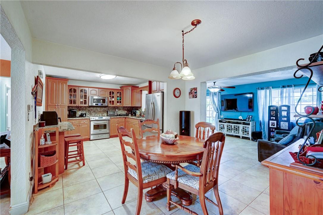 Pasadena Lakes West 69-37 - Residential