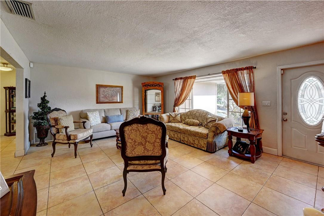 Pasadena Lakes West 69-37 - Residential