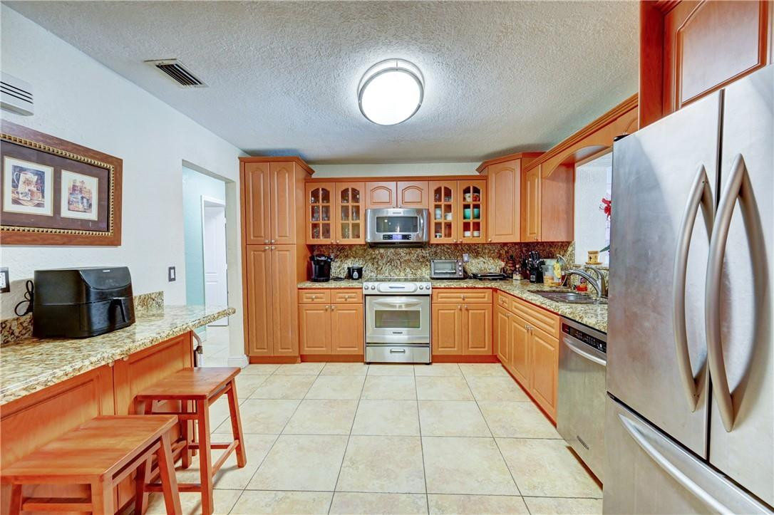 Pasadena Lakes West 69-37 - Residential