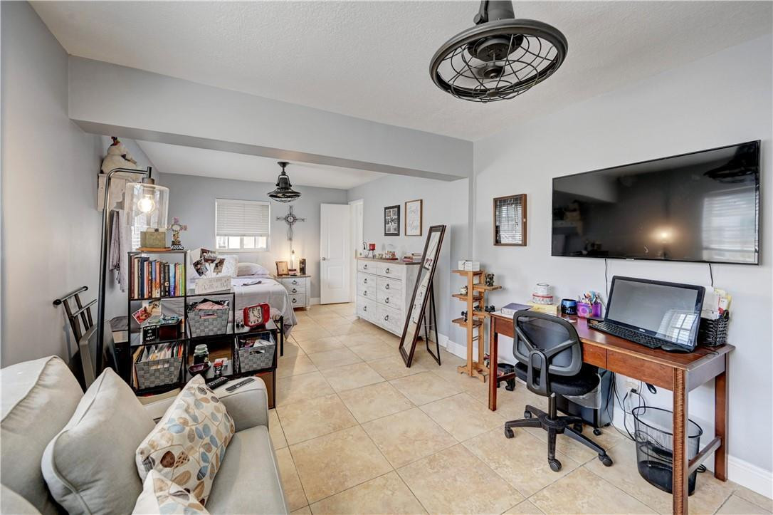 Pasadena Lakes West 69-37 - Residential