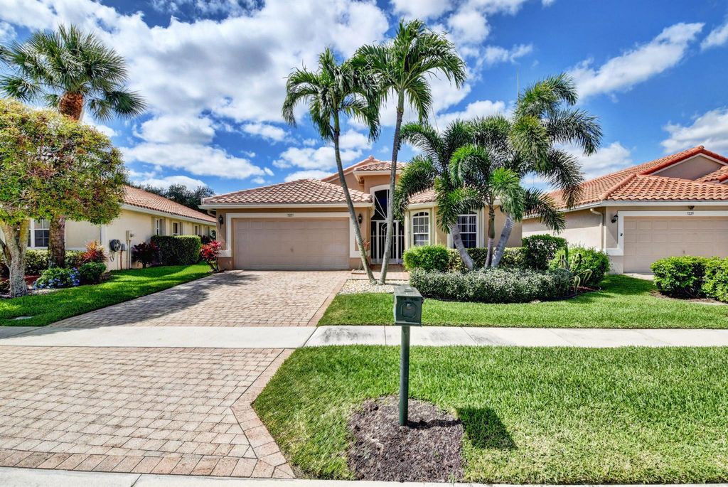 Photo of 7225 Haviland Circle, Boynton Beach, FL 33437 (MLS # R10888215)
