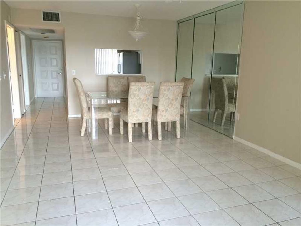 Photo of 701 SW 141st Avenue #405r, Pembroke Pines, FL 33027 (MLS # B26022024)