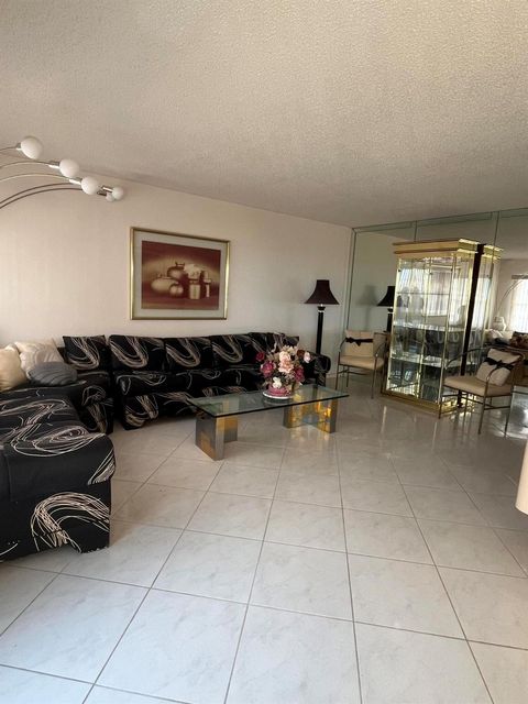 4063 Wolverton D Boca Raton FL 33434