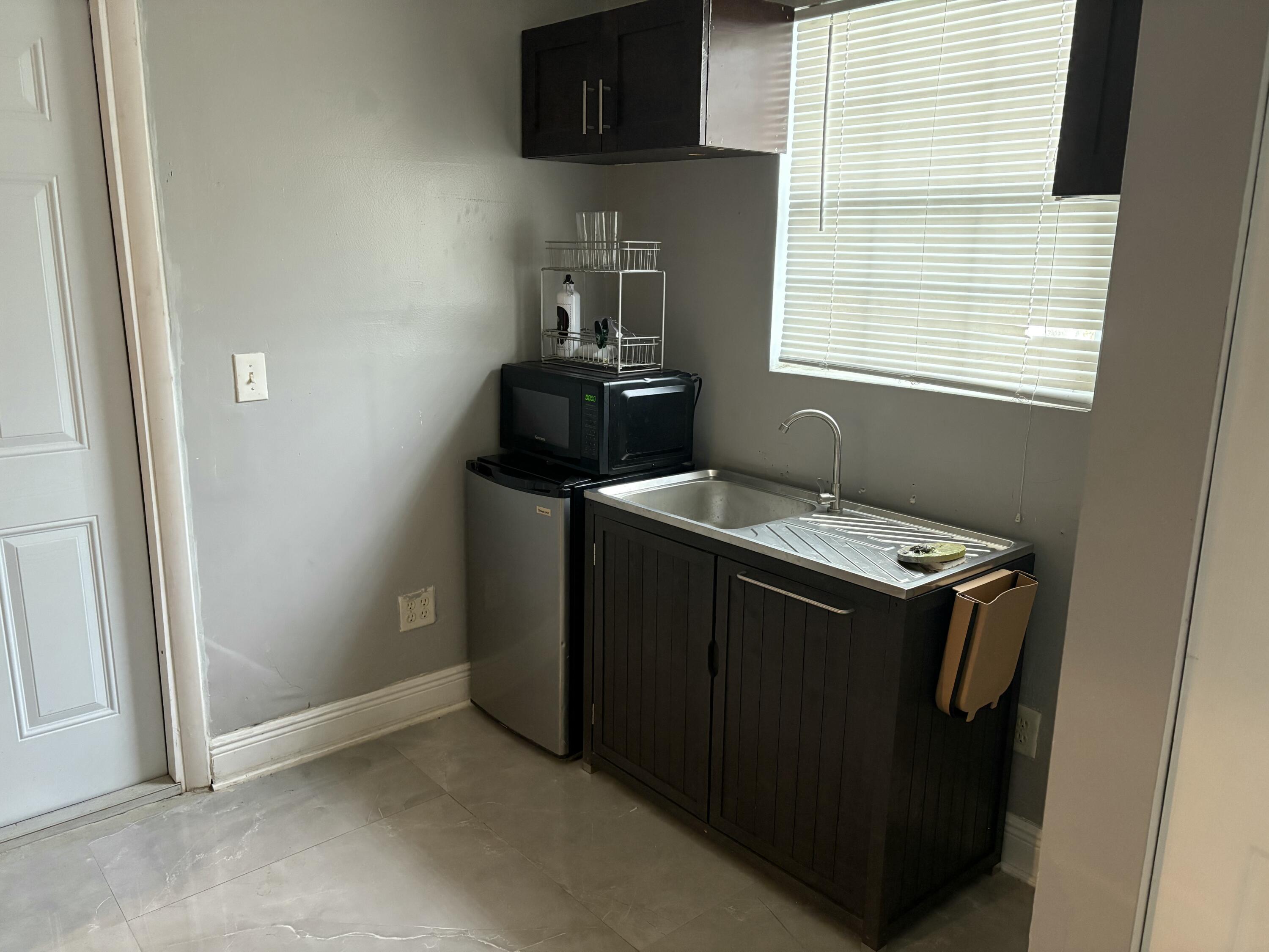 PALM BEACH COLONY SECS 1 - Residential