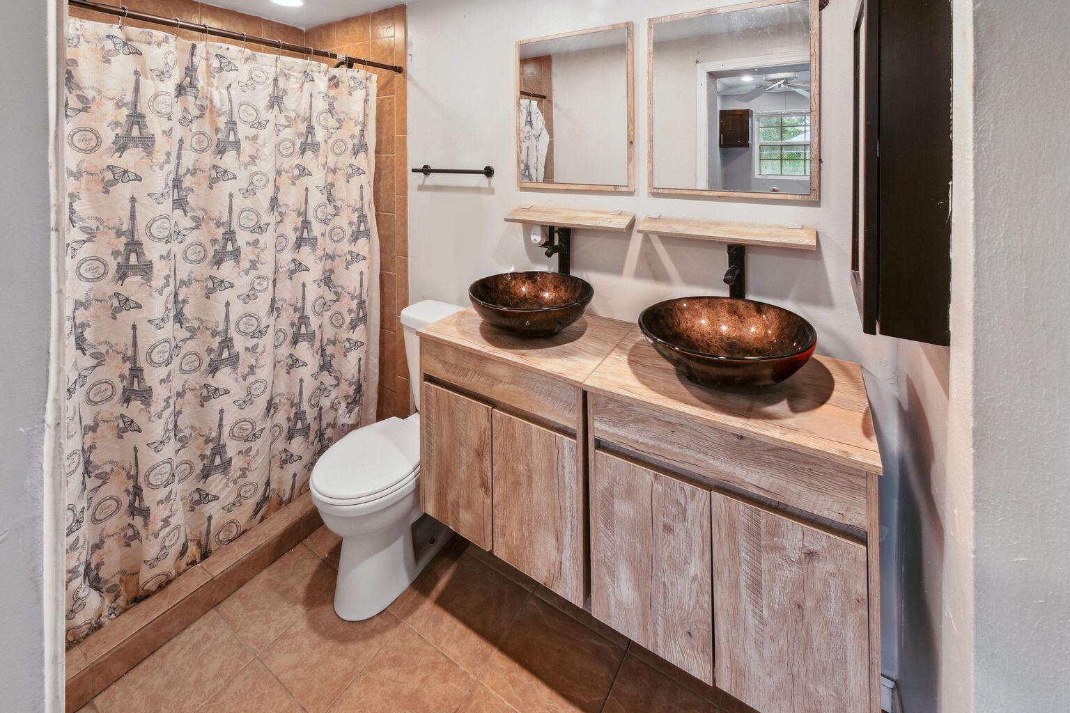 PALM BEACH COLONY SECS 1 - Residential