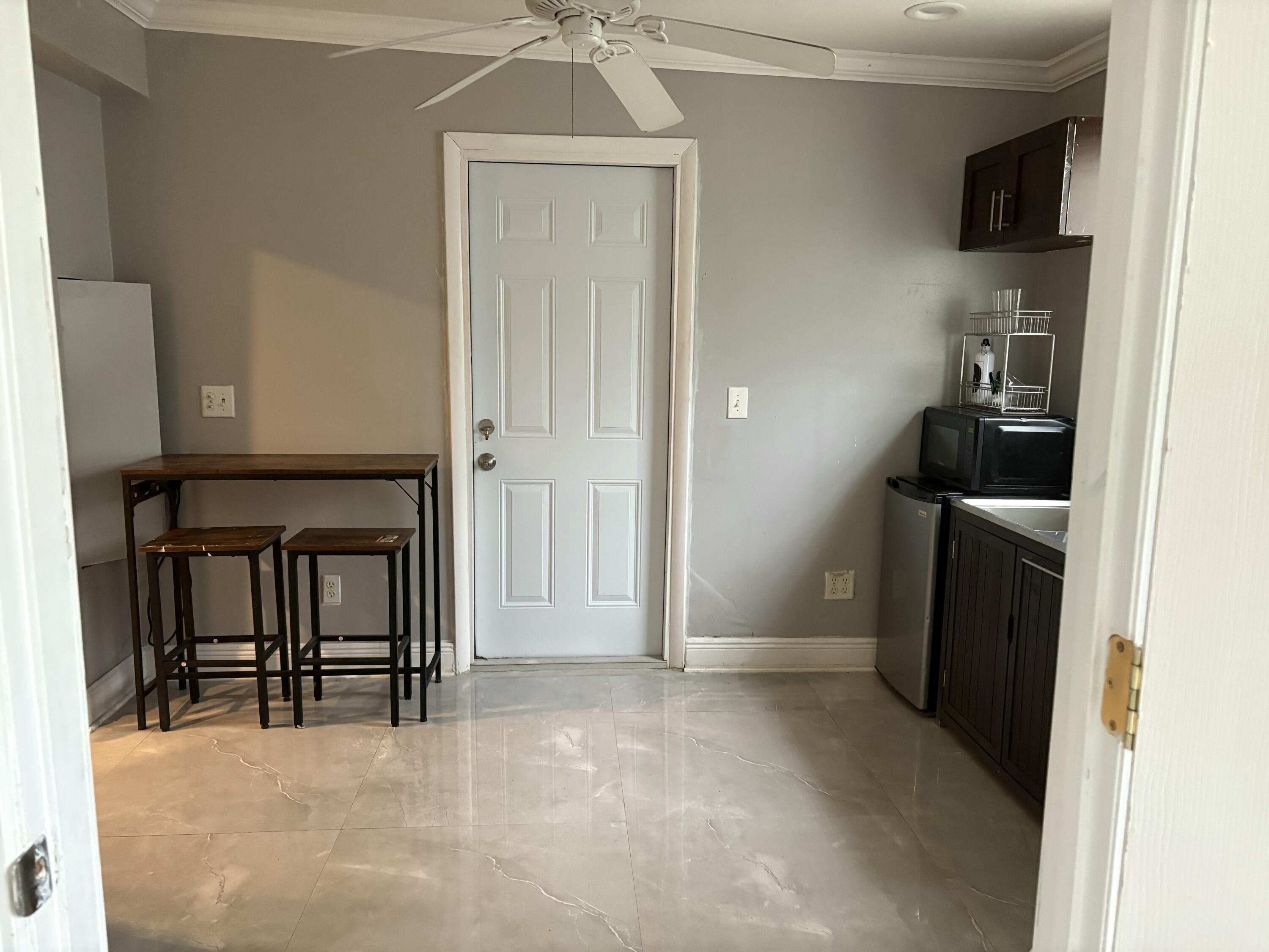 PALM BEACH COLONY SECS 1 - Residential