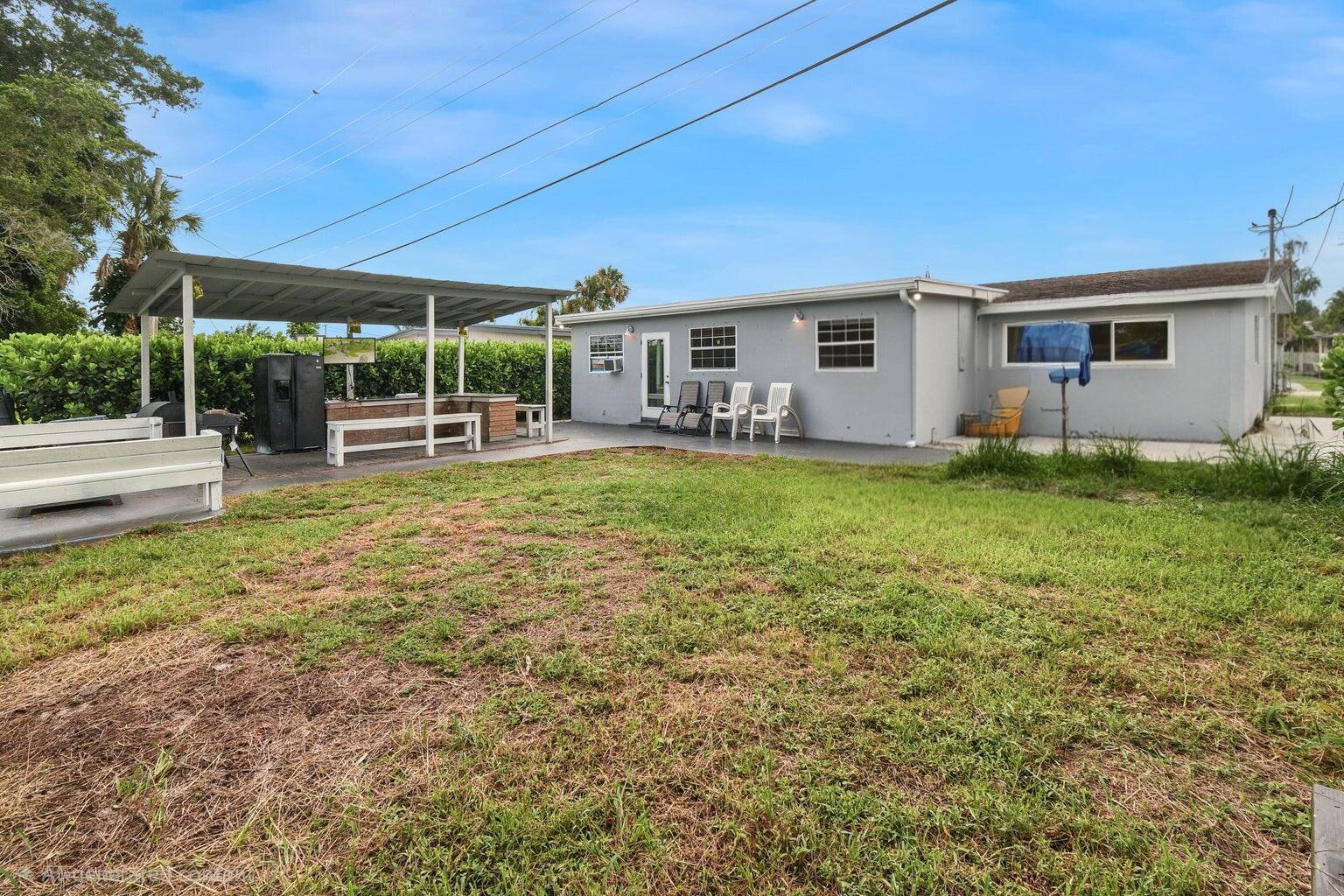 PALM BEACH COLONY SECS 1 - Residential