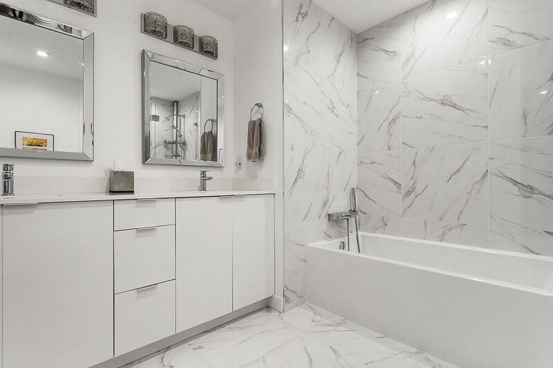 ONE LUXURY CONDO - Residential