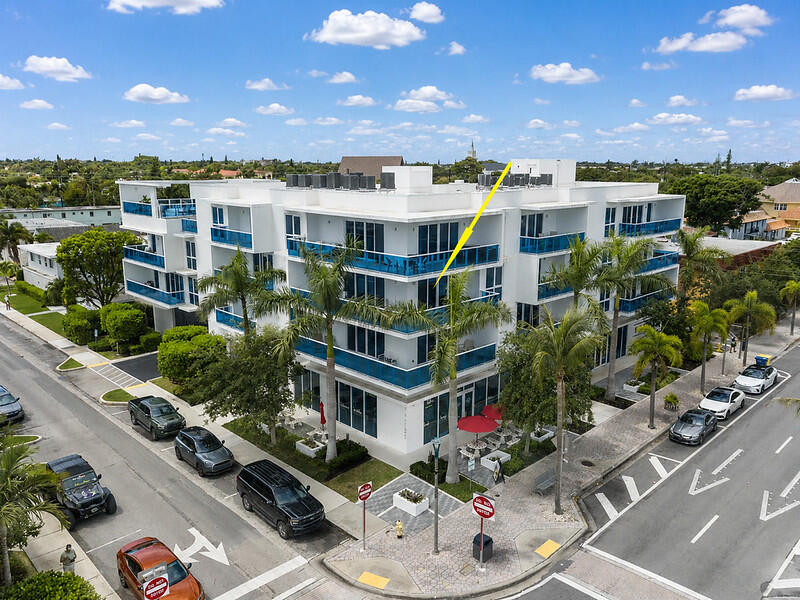ONE LUXURY CONDO - Residential