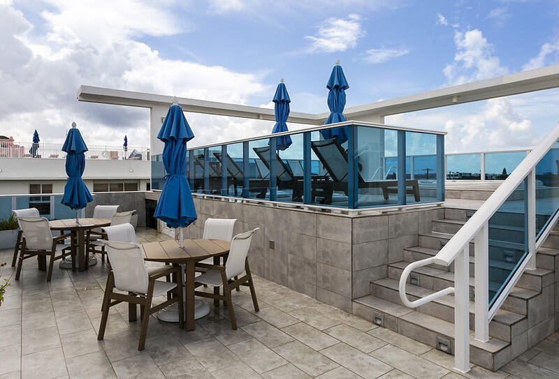 ONE LUXURY CONDO - Residential