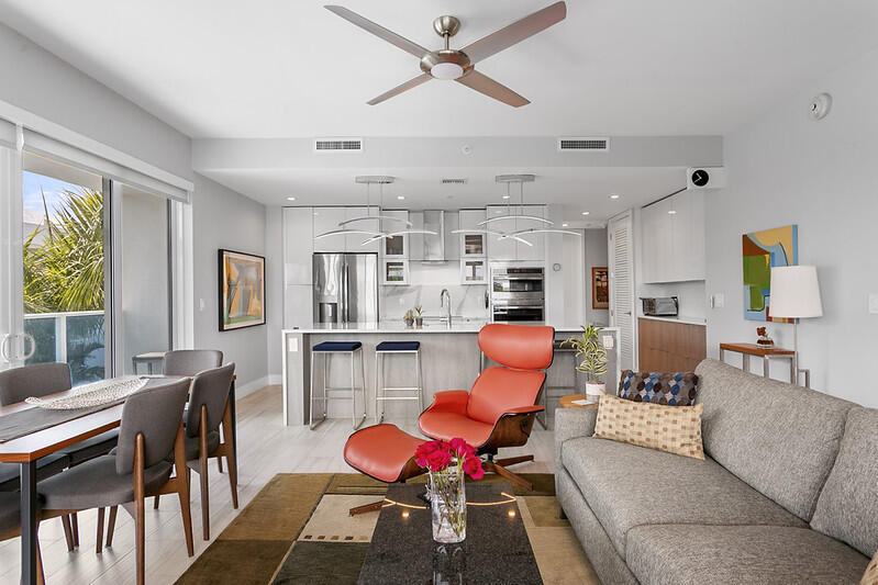 ONE LUXURY CONDO - Residential