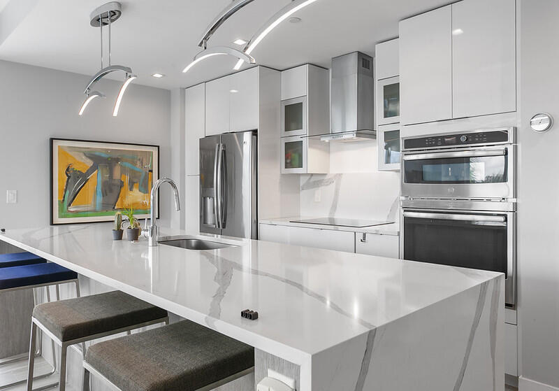 ONE LUXURY CONDO - Residential