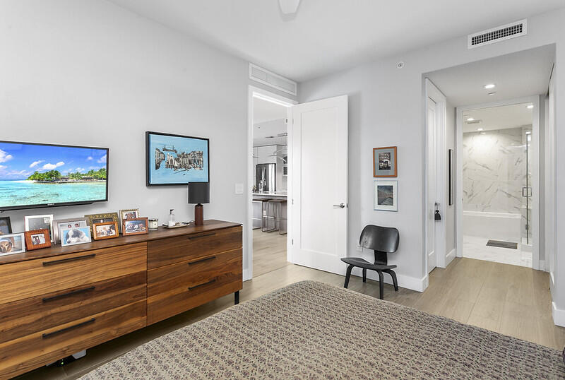 ONE LUXURY CONDO - Residential