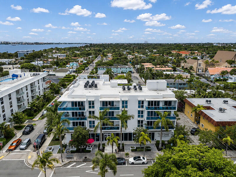 ONE LUXURY CONDO - Residential