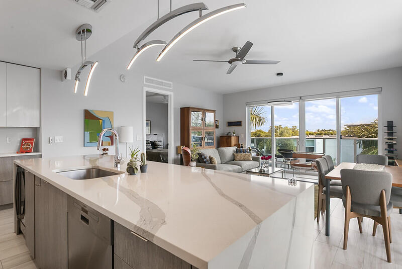 ONE LUXURY CONDO - Residential