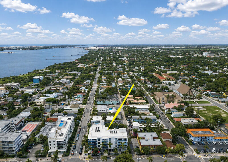 ONE LUXURY CONDO - Residential