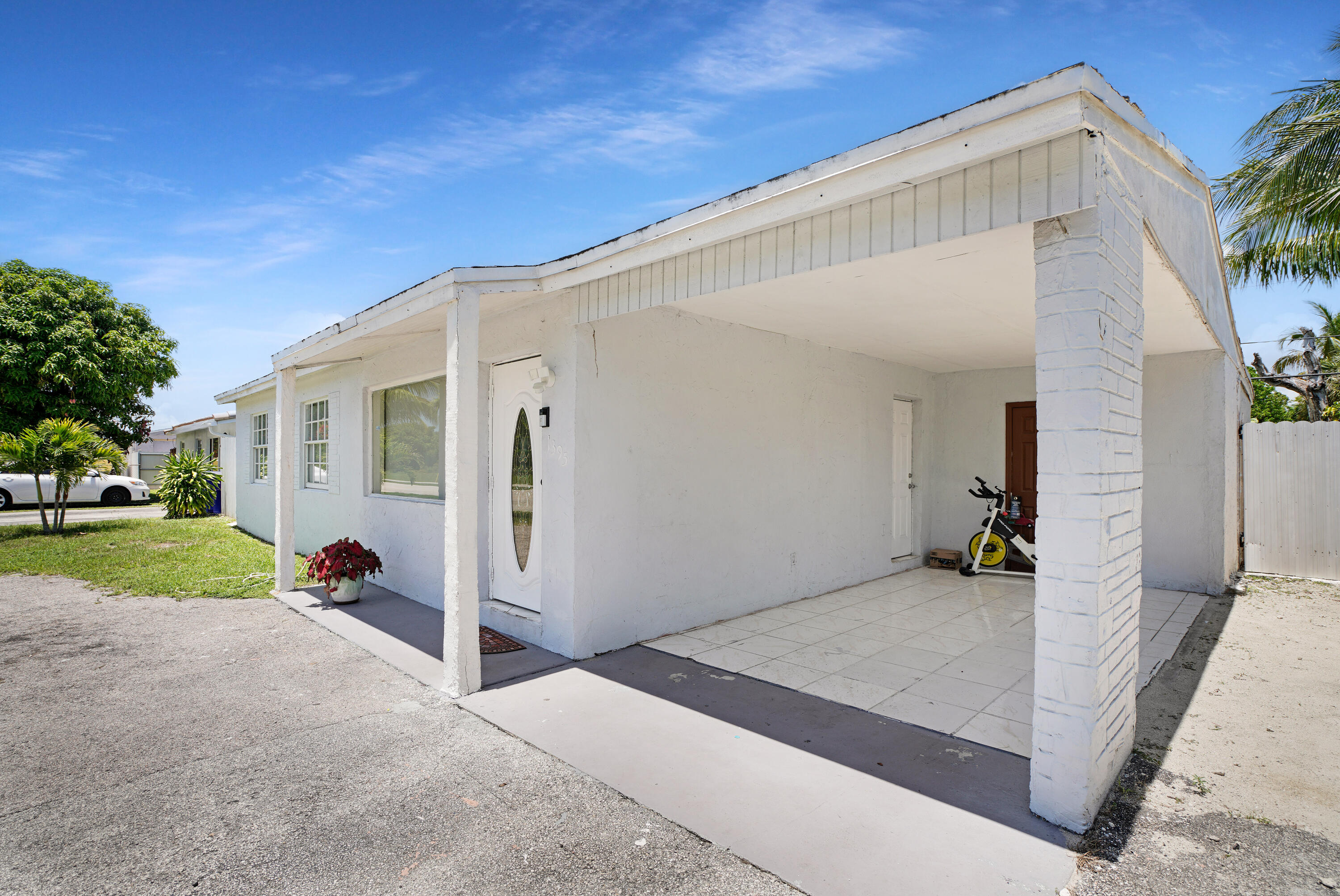 1395 SW 46 Th Avenue