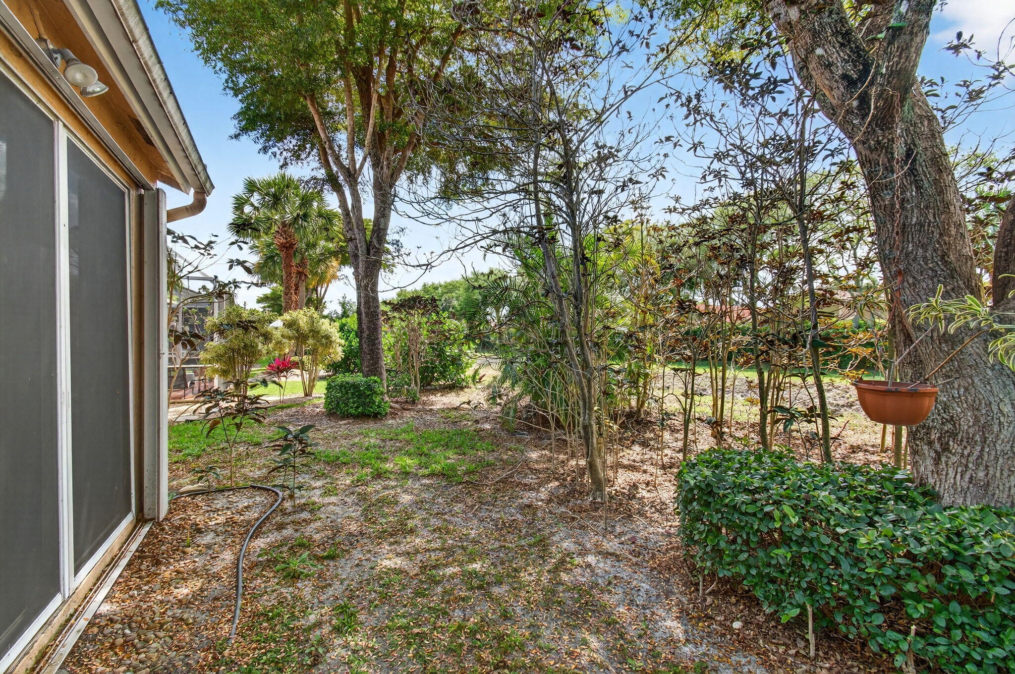 ABERDEEN / BRITTANY LAKES - Residential