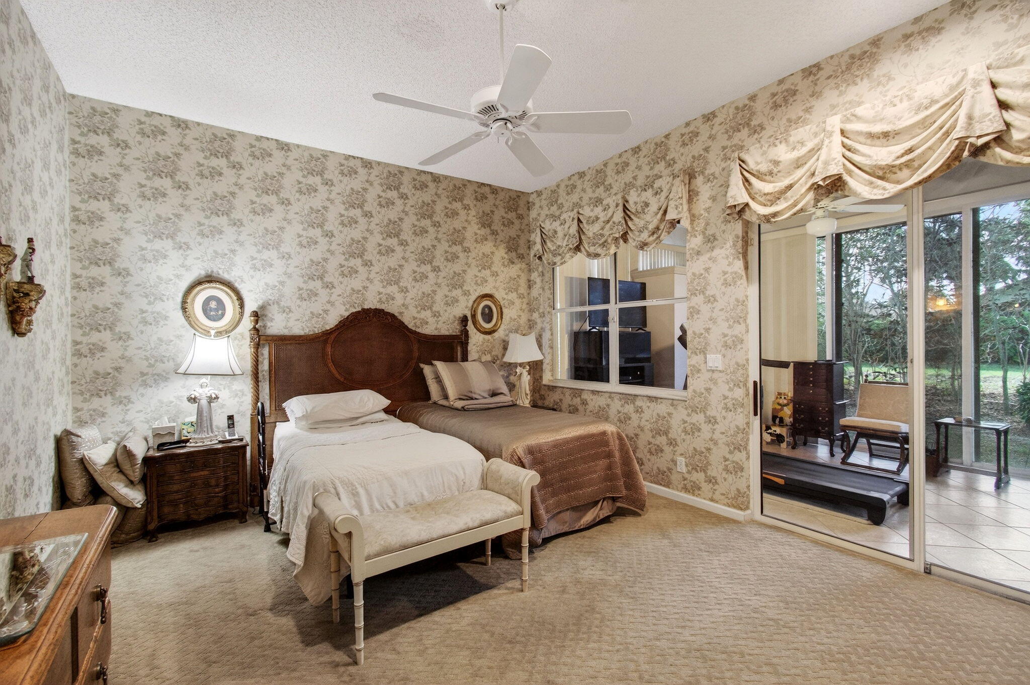 ABERDEEN / BRITTANY LAKES - Residential