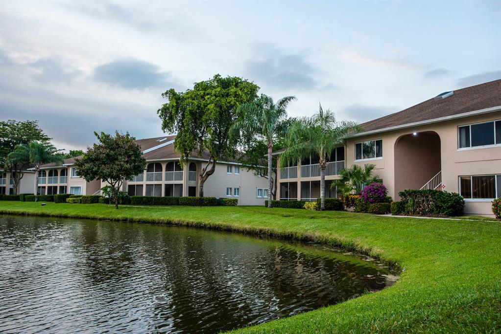 PINE RIDGE AT DELRAY BEACH CONDO - Residential